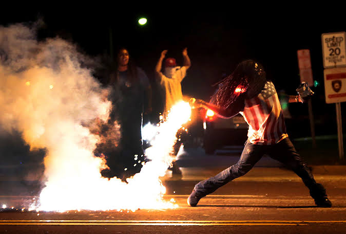 WhoIsMrD's tweet photo. "Why won't Americans protest like that...." 

We do. Y'all may have short attention spans, but i don't. Black and Brown folk be fighting for their liberty and the police will throw everything back at them. The question is why won't YOU fight? https://t.co/xoAWCE9dg0
