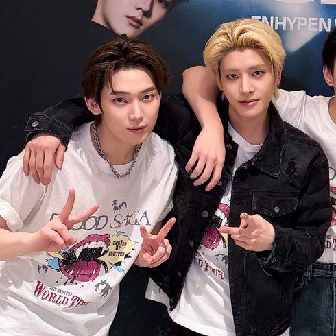 jakesunpsd's tweet photo. คอนมาเก๊า 3 วัส รูปขอบคุณ 6 รูป พี่เจคฮีจองข้างน้องซอนอูไปละ 3 และต้องเป็นชุดเอนคอร์ด้วยนะ 5555555555555 https://t.co/aU7Kcg93sP