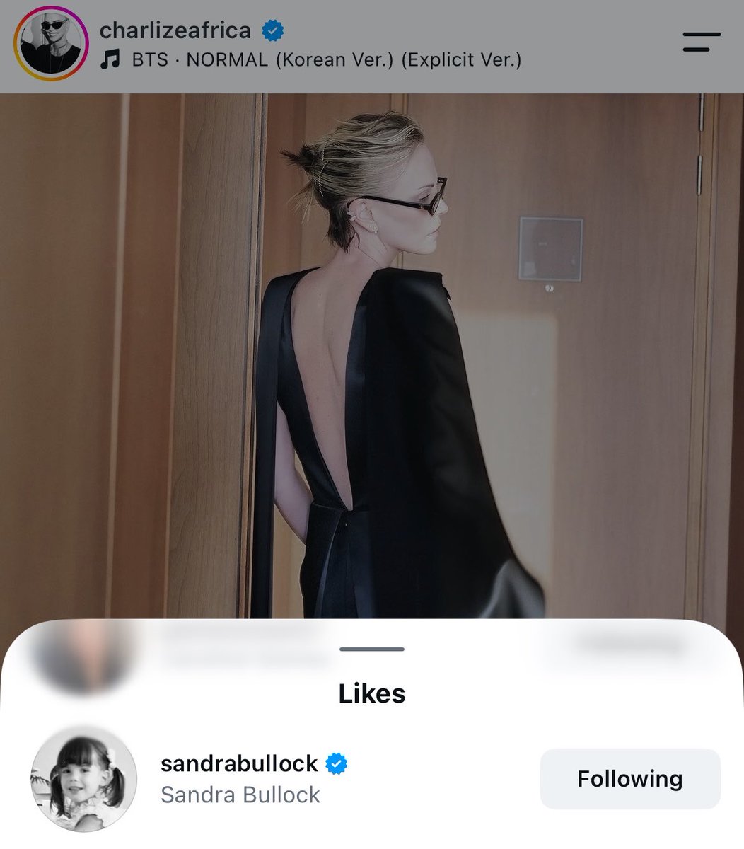 bullocksource's tweet photo. sandra bullock being a charlize theron girlie, i love this https://t.co/lkweSyROC6