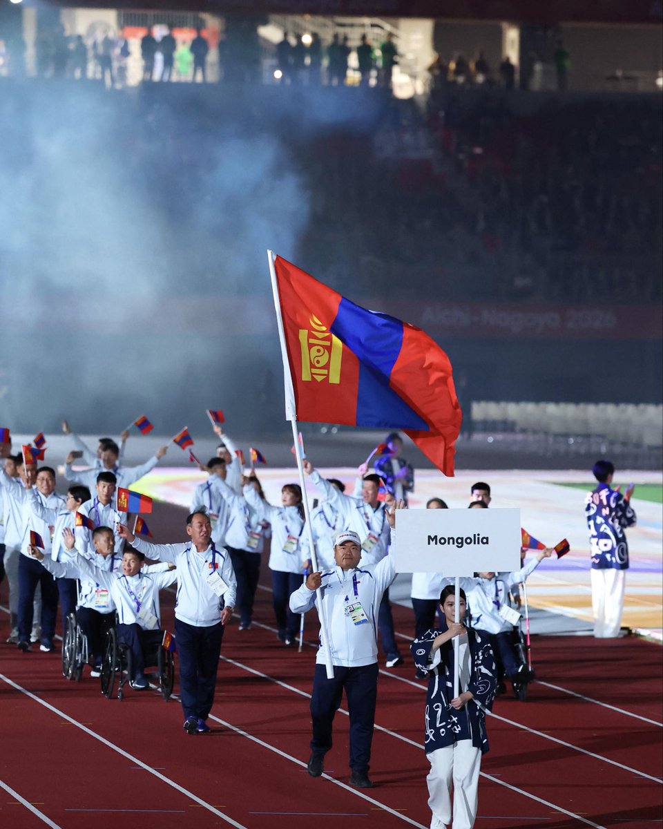 Powerlifting's tweet photo. A beautiful, traditional ceremony, just like Nagoya itself, to kick off a big week! 🇯🇵✨

A look back at this special moment, with 9 of our athletes as flag bearers during the parade 👀

📸 AINAGOC / @asianparalympic 

#ParaPowerlifting #AichiNagoya2026 https://t.co/HO9U8lOPMJ