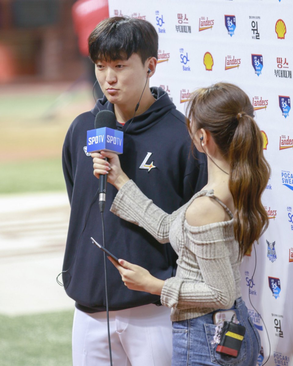 wahal09's tweet photo. 저별로바라는거없어요 .. 
키 조금 (186) 크고 배티 조금 (많이) 닮고 .. https://t.co/uYvc9U7yKW