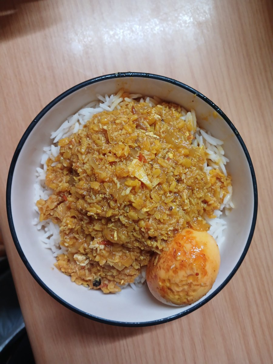 hoodlantern's tweet photo. bowl over plate fucked up my presentation so you can't even see the dal properly :( https://t.co/xtAZbT2DXe