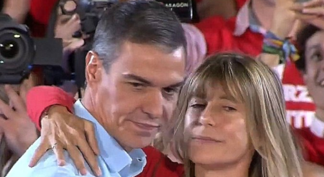 hermanntertsch's tweet photo. Observen con atención mirada y gesto de ambos. 
Produce escalofríos. https://t.co/CfdLh5oT8l