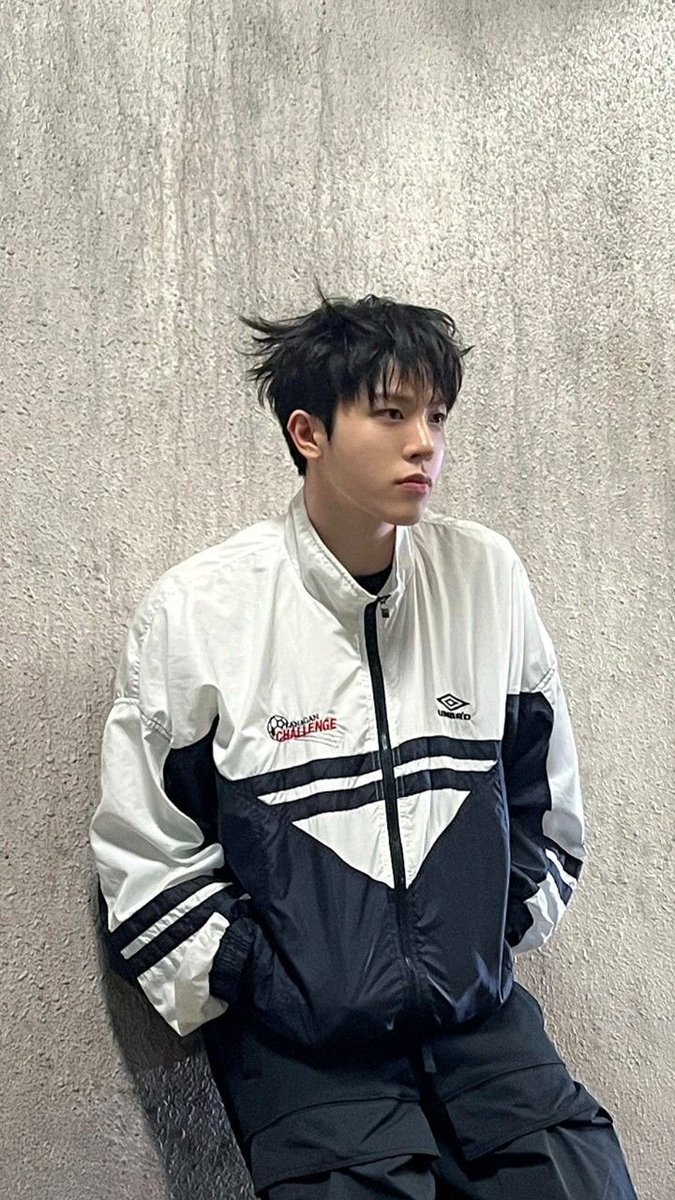 RenLynaa90's tweet photo. He looks so good 😊 #TREASUR #2026MAMAVOTE https://t.co/aFXk4XqWsh
