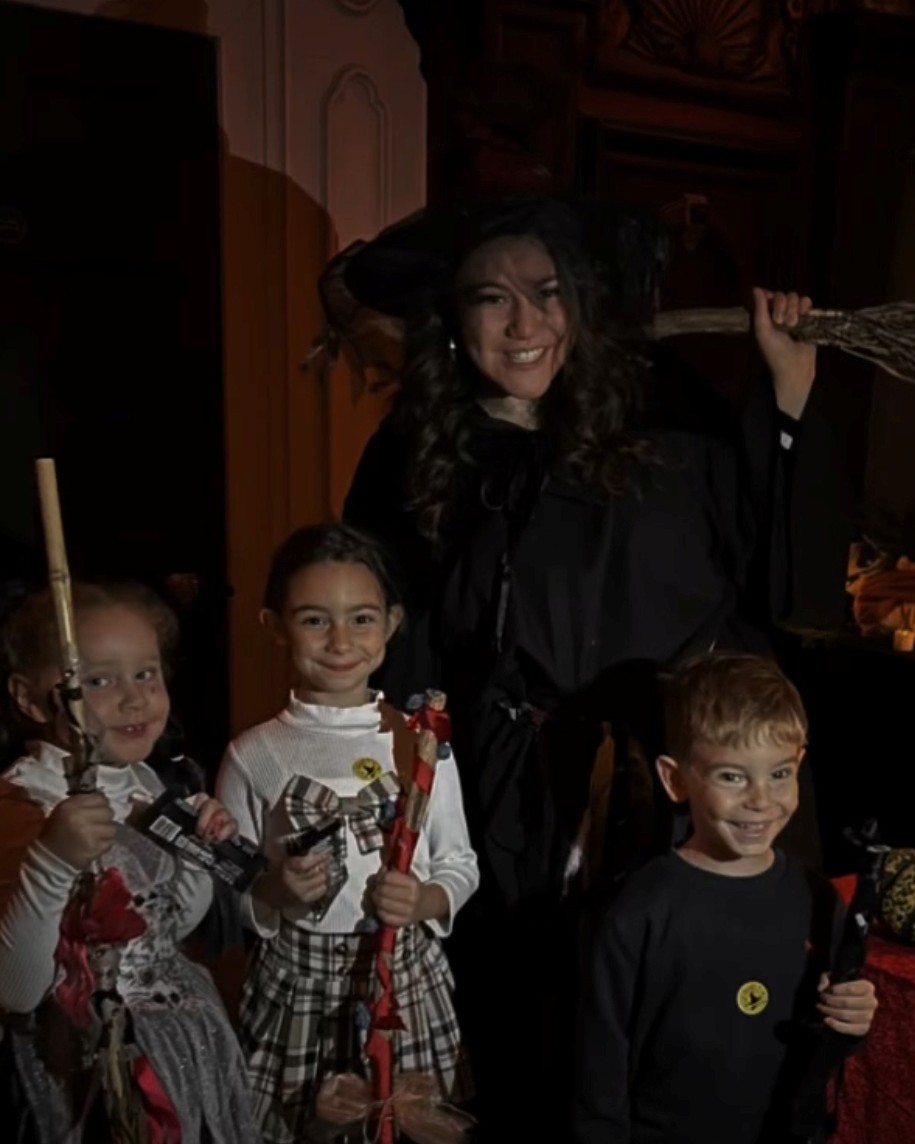 Forty_Hall's tweet photo. #Spooky School: #BroomstickMaking Class
28 &amp; 29 October
Join our #Broomstick Class &amp; create your very own magical broomstick to take home. Using a variety of spooky &amp; colourful materials, children will design &amp; decorate their broomsticks.
https://t.co/ycRARHLHbj #Bohoflo #Enfield https://t.co/ZaRrVjxLQF