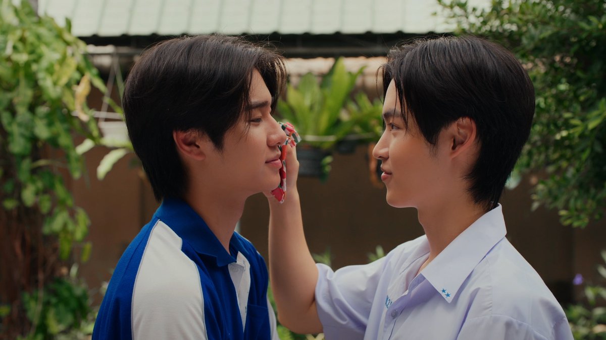 GMMTV's tweet photo. #GoodBoySeriesEP2 จบแล้วน้าาา~ เป็นไงกันบ้างเรื่องราวในคืนนี้ ดูเหมือนว่าจิจะสนุกกับการที่ได้อยู่กับเพื่อนมาก ๆ เลยนะ แถมยังได้ทำความรู้จักกับประธานรุธมากขึ้นด้วย แต่มันอาจจะแค่เริ่มต้นยังมีเรื่องราวสนุก ๆ ให้ได้ติดตามกันต่อในตอนต่อไป มาดูกันว่าทัศนศึกษาครั้งนี้จะสนุกแค่ไหน เจอกันใหม่ในวันอาทิตย์หน้านะคะ

รับชมย้อนหลังที่แรกได้ทาง Viu เท่านั้น เวลา 21:30 น.

@lukepeemsan  @mickmetas @Tata_tarnpol @ingasavanund  @cchitaa_ @michirujjangx