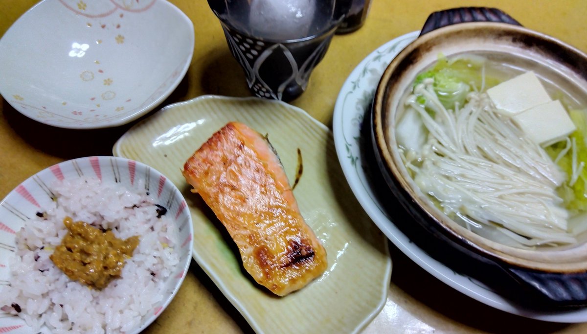 mugimama0217's tweet photo. こんばんは＼(^▽^)／！
疲れたって言ったら、ご飯作ってくれた😲
作って貰うご飯ってとっても美味しい(,,>᎑<,,)♡ https://t.co/euEhbjmyRf
