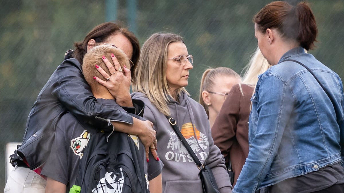 welt's tweet photo. „Blutiger Freitag“ – Messerangriffe an Schulen erschüttern Polen https://t.co/YGteehNVvA https://t.co/nIalG3bUau