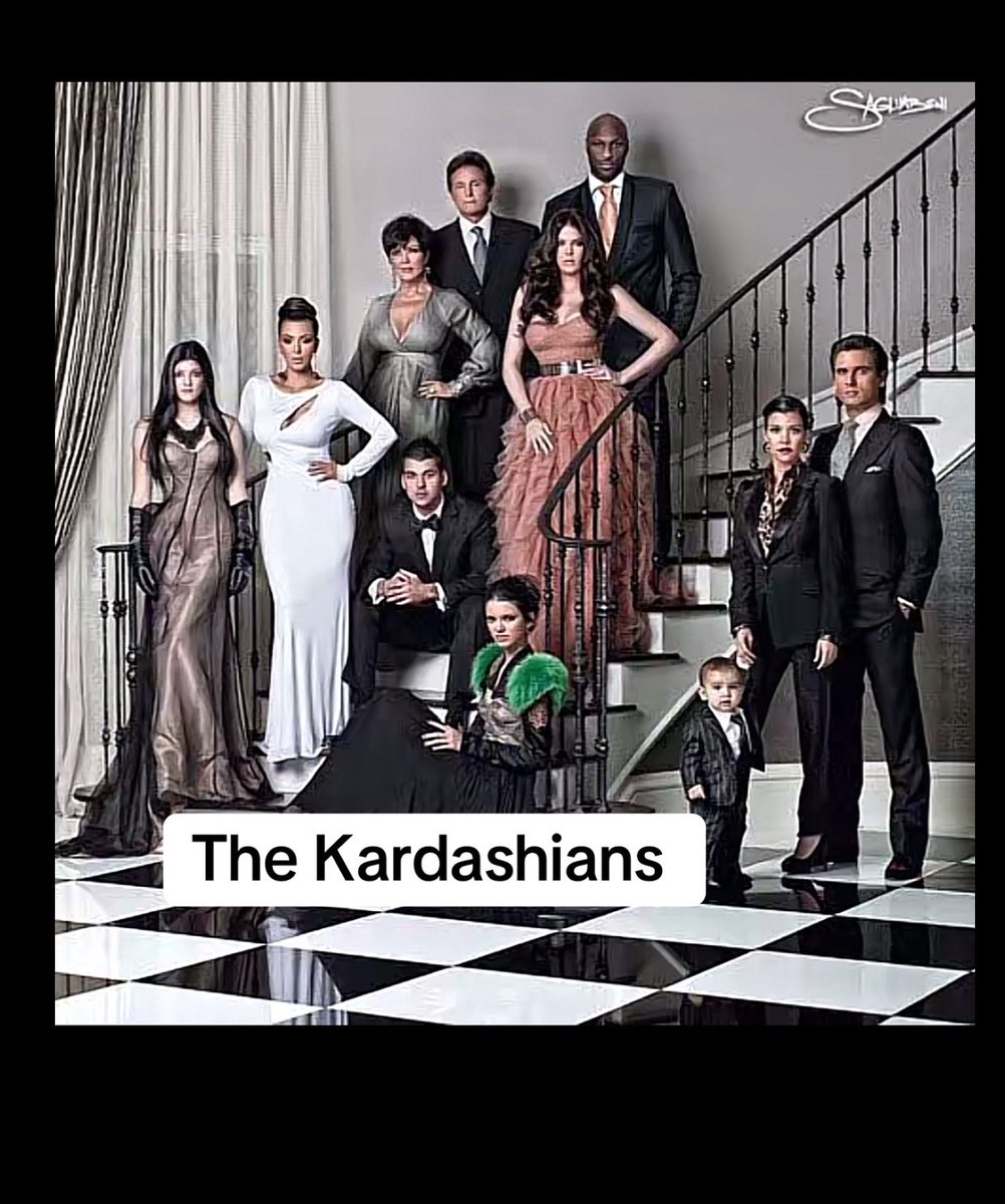 karjenner01's tweet photo. The kardashians https://t.co/xNJMK29U5B