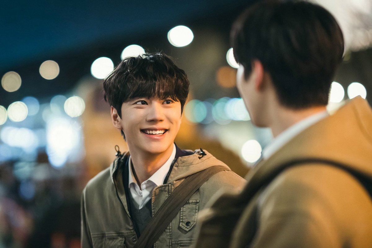 flphenomenon's tweet photo. 정요는 비오를 늘 이렇게 살짝 올려다 봤겠지 https://t.co/XXVmeRCltv