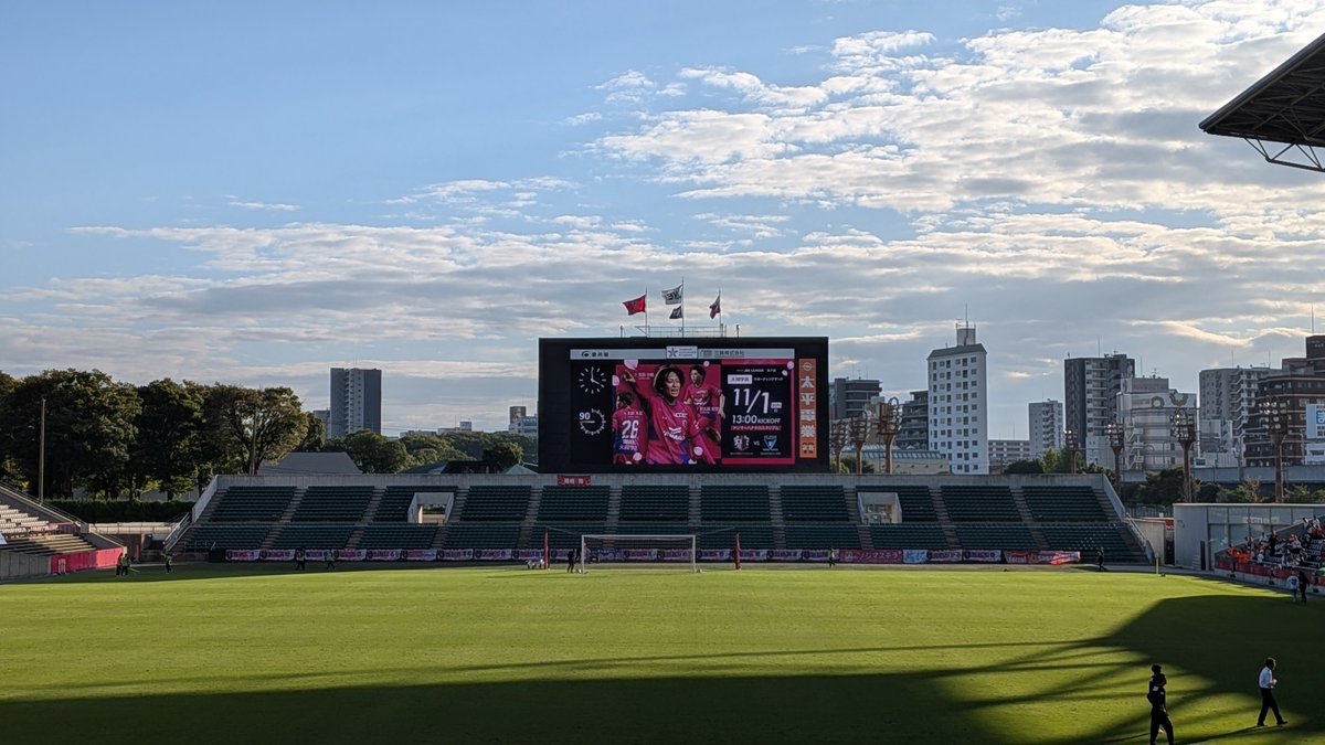 0813Teraoka's tweet photo. 試合行ってきましたが残念ながら引き分け🤔
勝てたと思える試合で2度先手取れたけどオウンゴールとつなぎのミスで失点‥
なんか勿体ない😭
次節立て直しこの悔しさをはらして勝って欲しい！
#セレッソ大阪ヤンマーレディース
#セレッソヤンマーレディース好きな方と繋がりたい
#WEリーグ https://t.co/UZQV5WPijZ