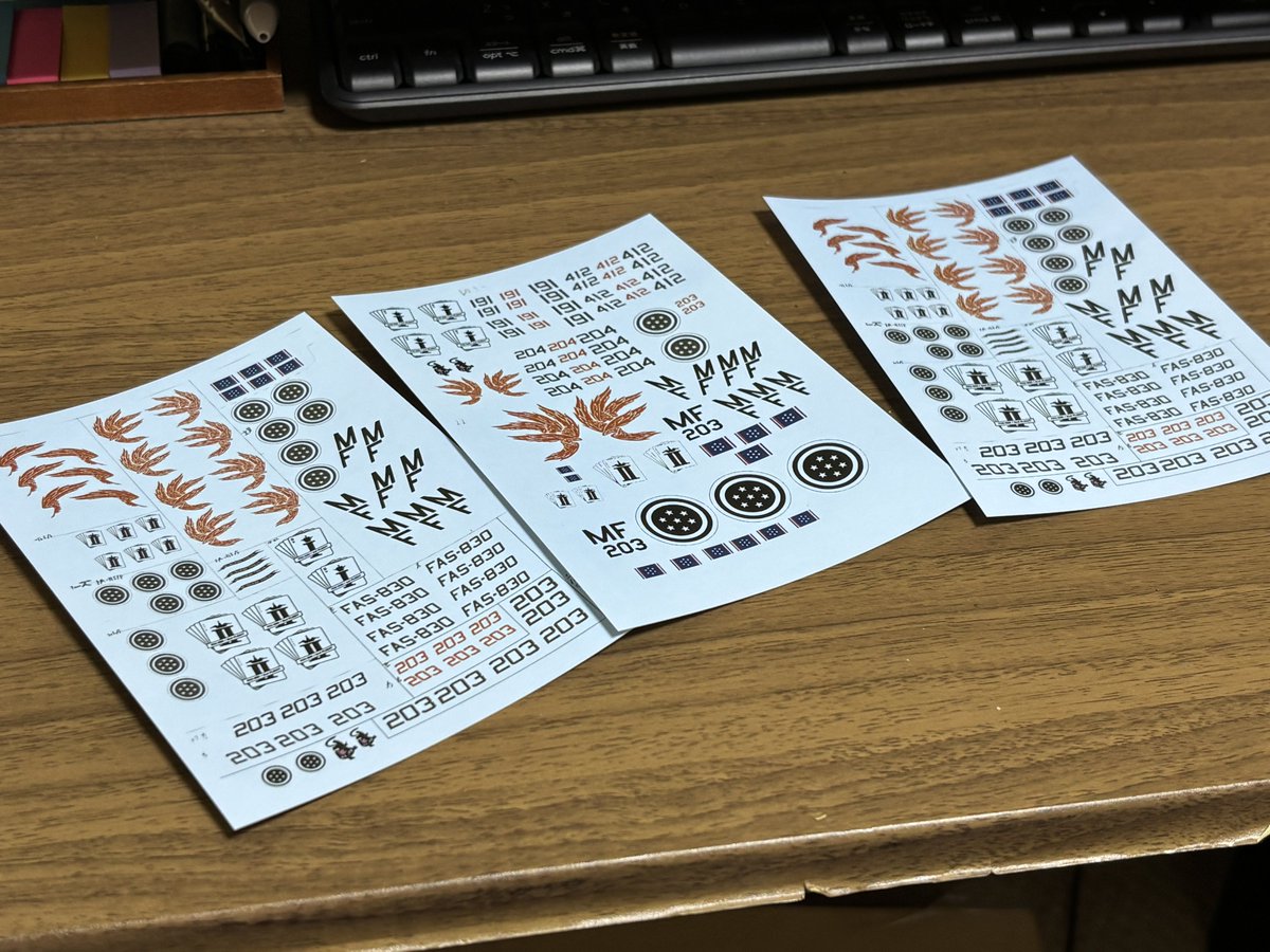 ryusan95348886's tweet photo. #ACE8模型部
 印刷してきました。初めての自作デカール。形になるとは夢みたいだ。印刷クオリティも美しい😍
デザインから印刷まで教えてくれた山わさび@sansaiyaro1923 兄貴に改めて感謝を🥲 https://t.co/03qlKh1ceO
