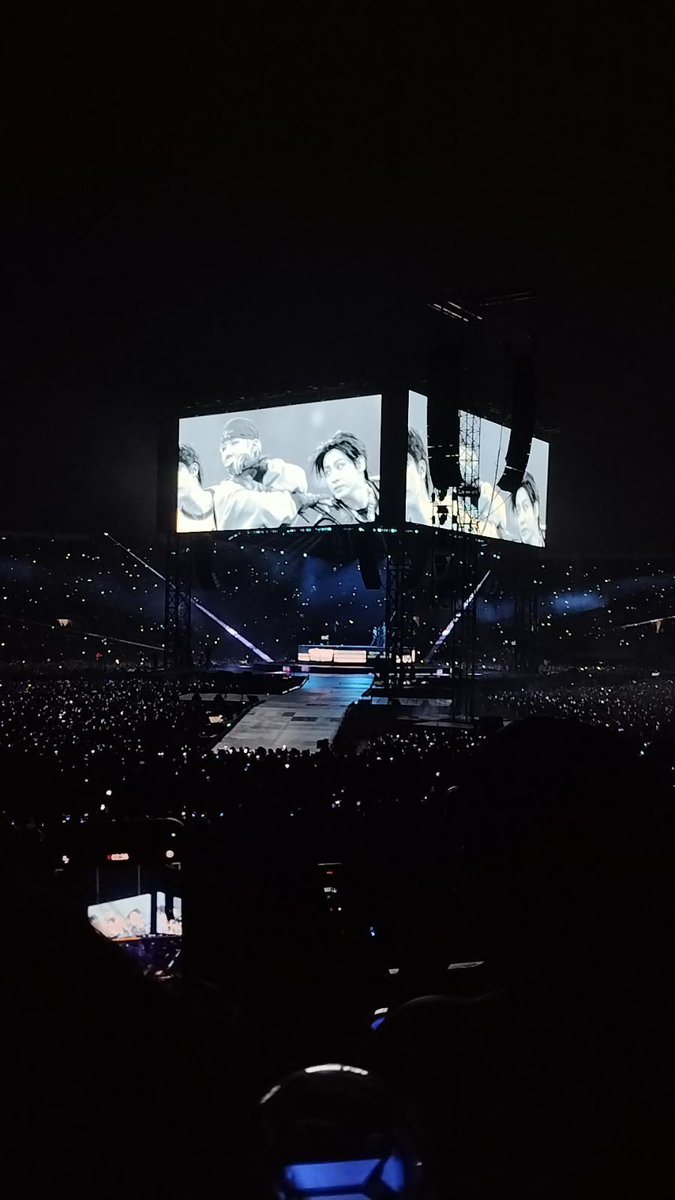 guksunoo's tweet photo. Gracias por todo Chile, por la buena onda de la gente de allá que me recibió tan lindo, pude conocer a mi novia en persona, disfrute el concierto como loca junto a armys, pase hermoso, gracias por los regalitos, espero regresar pronto allá
#BTS_WORLDTOUR_ARIRANG_SANTIAGO https://t.co/Z9c8CNApLx