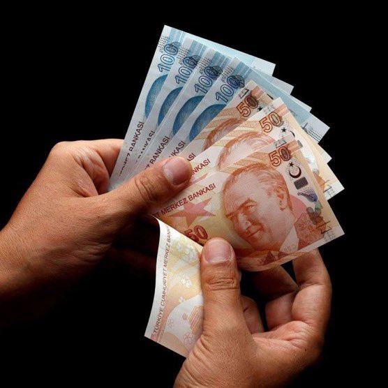 BistTRY's tweet photo. Türkiye'de yıllık kira getirisinin en yüksek olduğu 10 il ve ortalama konut fiyatları:

1- Hakkâri: %10,41 (2,46 milyon TL)
2- Şanlıurfa: %9,98 (3,70 milyon TL)
3- Muş: %9,96 (3,88 milyon TL)
4- Kırıkkale: %9,96 (3,28 milyon TL)
5- Ağrı: %9,57 (3,19 milyon TL)
6- Kilis: %9,37 (1,90 milyon TL)
7- Ankara: %8,99 (4,95 milyon TL)
8- Kars: %8,88 (2,59 milyon TL)
9- Bitlis: %8,62 (2,88 milyon TL)
10- Bilecik: %8,53 (3,50 milyon TL)