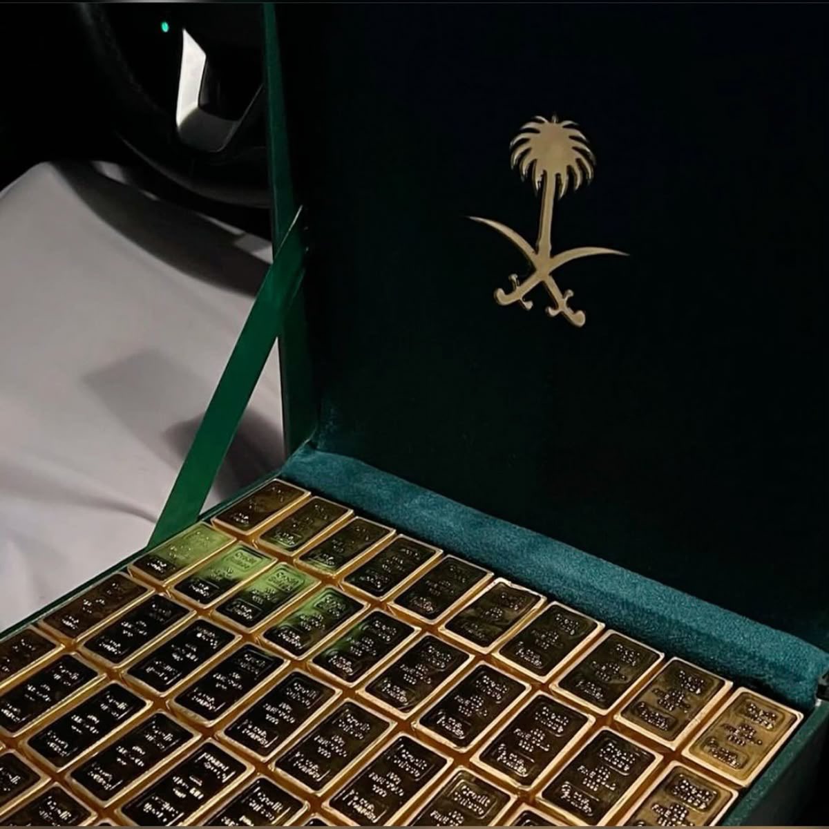 il2dvm's tweet photo. @mahra_bintzayed شكلكم ماشفتو توزيعاتنا بالأعياد وبالزواجات والمناسبات ؟ههههههههههههههههههههههههههههههههههههههههههههههههههههههههههه https://t.co/KN4YQcxwXa