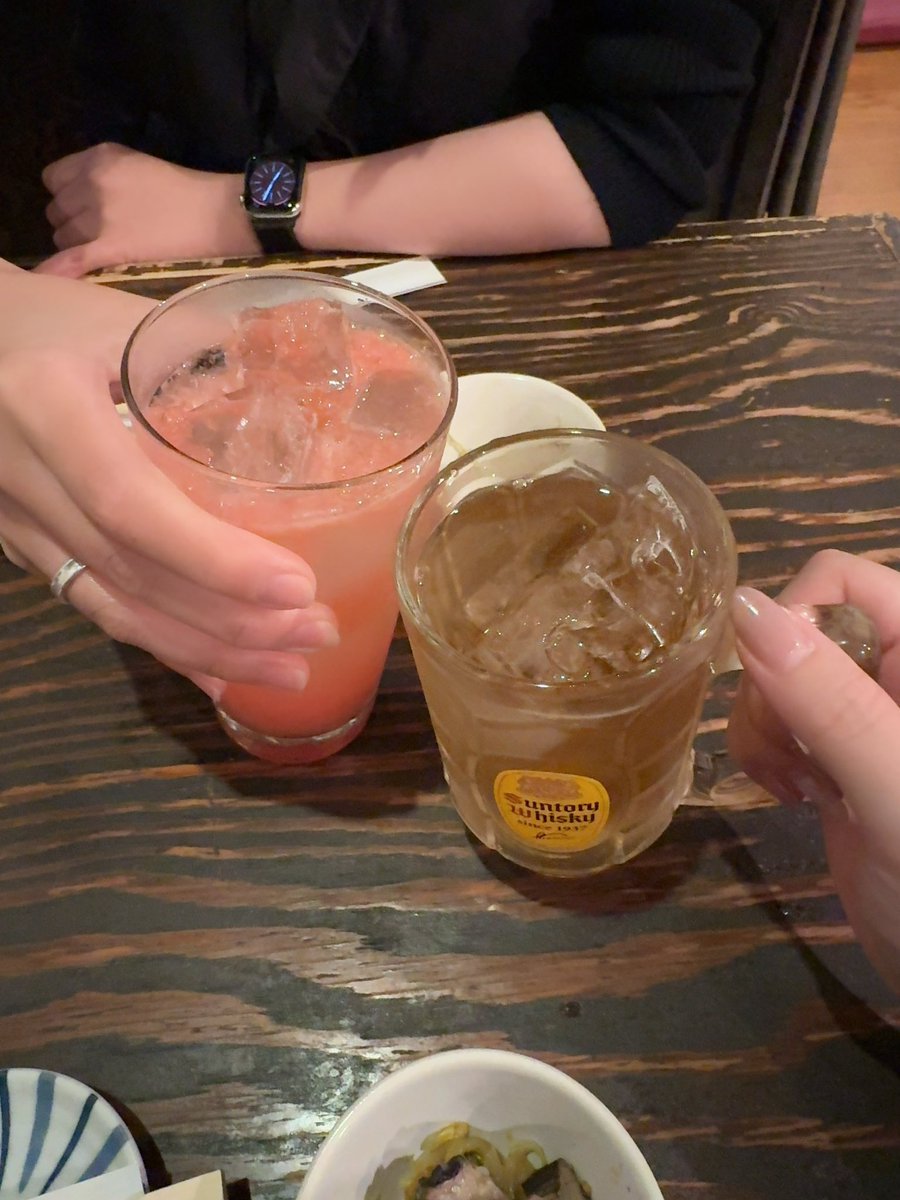 n2558n's tweet photo. 今日はともだちと外飲み🍻🤍
鯵のなめろうと鰹のたたき、おいしすぎて止まらない🫧 https://t.co/odZ696z3f5