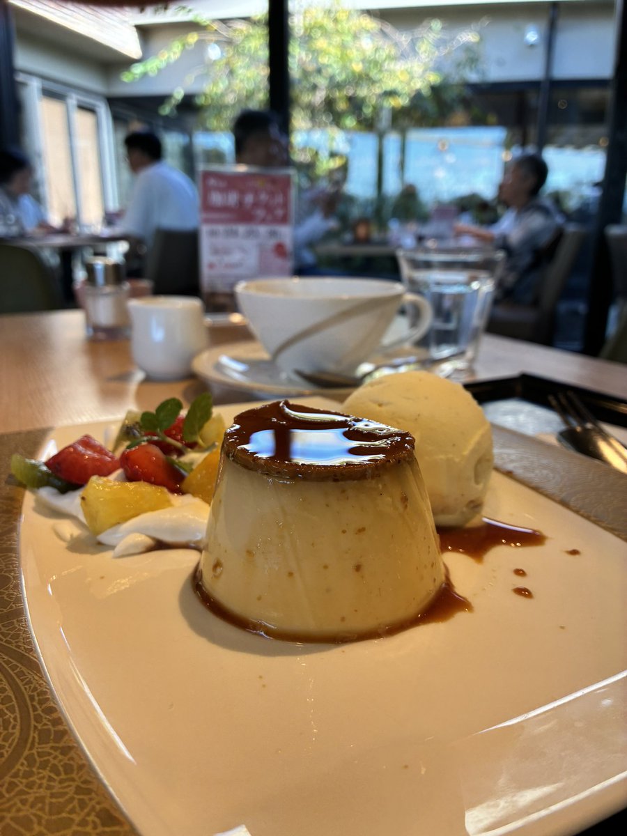 sugar_berry_3's tweet photo. 6時スタートの探鳥
蚊と花粉にやられたので
ランチとおやつで4時間休憩🤭
食べ過ぎたので、夕方に探鳥再開😆

プリンの青空添え😋 https://t.co/2PotyvmMyR