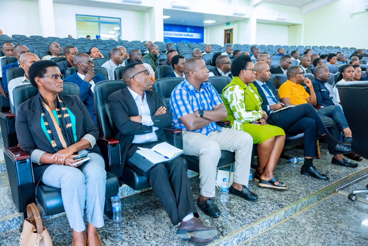 rulindodistrict's tweet photo. Aka kanya hari kuba inama y'inteko rusange y'abagize ihuriro ry'abanya Rulindo bari gusuzuma ibyakozwe mu gihe cy'umwaka iri huriro rigiyeho no gufatanya gutegura ibikorwa bizashyirwamo bizakorwa mu mwaka utaha. https://t.co/v8prqhLCvq