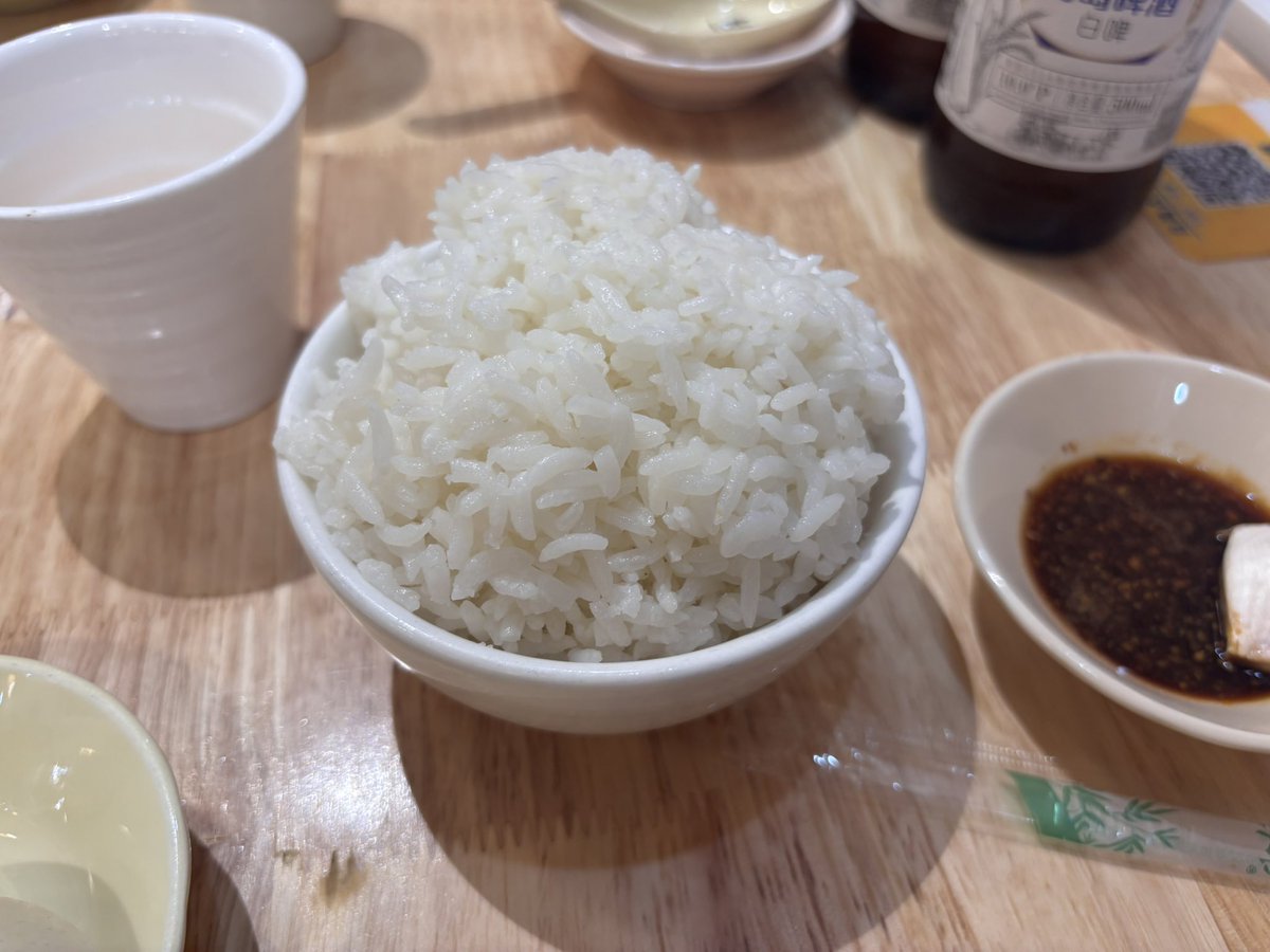 yonro_travel's tweet photo. 内モンゴル自治区 ハイラルで食べた謎の鍋と麻婆豆腐みたいな見た目してる味噌味の食い物めっちゃ美味かったんだけど名前がわからん
中国の皆さん教えてくれ
あと米注文したらとんでもない量きた 2元(46円)なのに https://t.co/u0VUKMUKUy