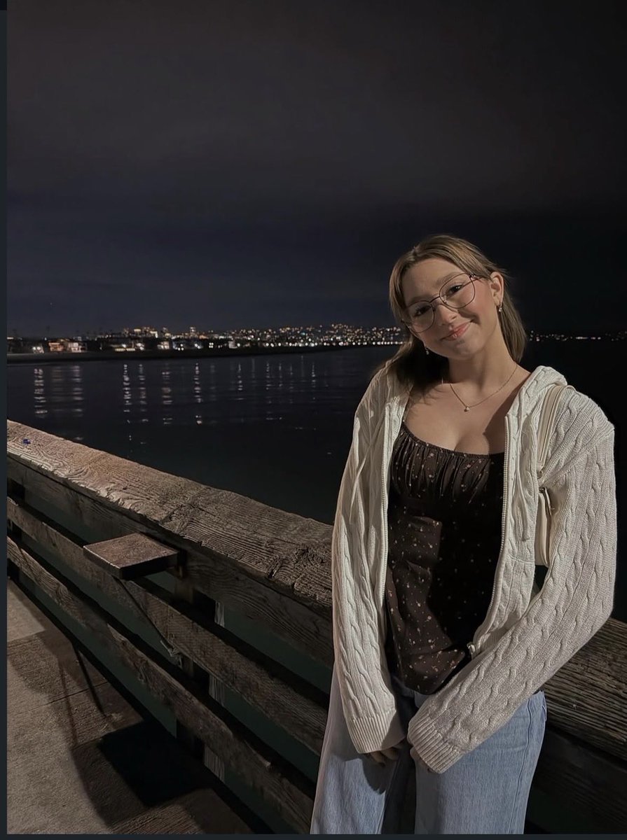 goonfinderr's tweet photo. Bday girl elise (more in replies) https://t.co/Sjohg6KMyI