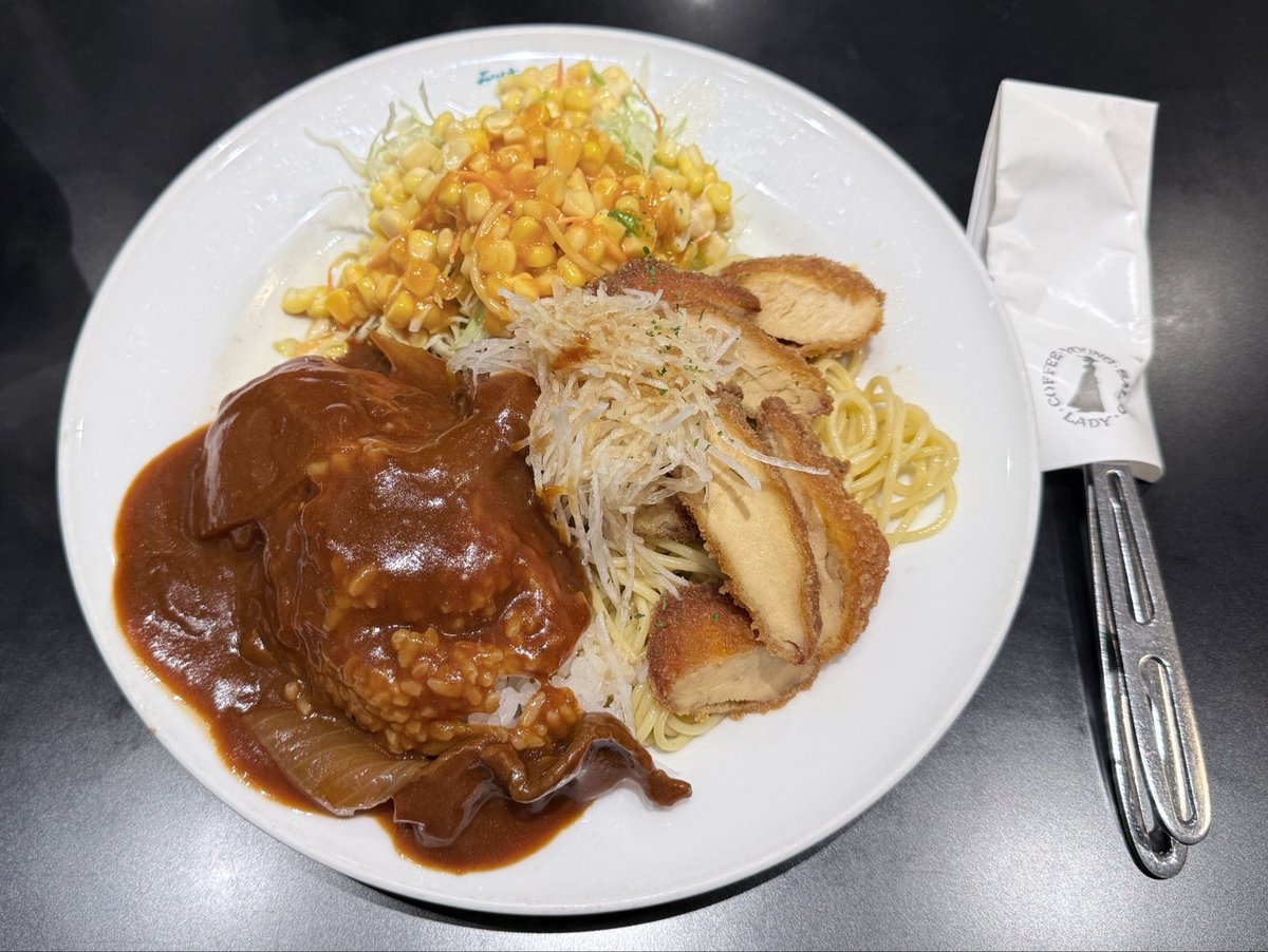mimi_chiyo's tweet photo. 日帰りだと言うのに食べたいものの3/4制覇してて我ながらよく食べた。日頃の食トレの成果だな。
食べた中では老李さんの生からすみちゃんぽんがめちゃ美味しかった！器が洗面器サイズでびっくりしたけど美味しいからペロリと平らげた。
長崎また行きたい！ https://t.co/0shzlYcEnW