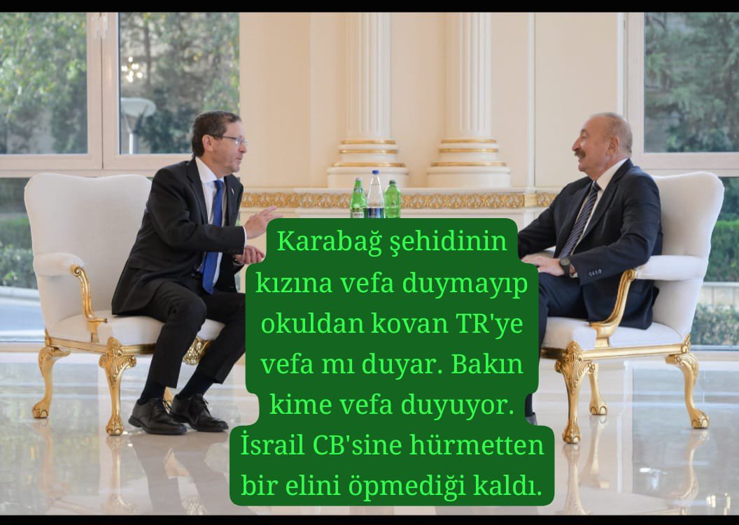 Ebsofuoglu's tweet photo. Karabağ Savaşındaki desteğimize vefa duymadı diye hayretler içerisinde kalıyoruz.

Parasıyla yaptırdım diyebilecek durumlara kadar düşüyor.

Karabağ savaşı sırasında, biz ölümüne, aşkla mücadele ederken Aliyey Efendi o zaman, parasıyla yaptırdım demiyordu ama. 

Karabağda kazanılan 44 gün zafer bize 44 yıl gibi geldi.

Her gün cephelerden haber bekledik. 

Kızlarımızın başörtülerini yasaklayasınız diye bu heyecanı birlikte paylaşmadık.

Bunun bize vefasızlığı ne ki!

En büyük vefasızlığı Karabağ Savaşını kazanan şehidin kızını okuldan kovmakla yapmadı mı?

Ama sıra İsraile vefaya geldi mi orada hiç kusur göstermiyor.

Bakın İsrail CB'sine tebessümden neredeyse ağzı yırtılacak.

Tekrar söyleyelim, İlham Aliyev Efendi; Allah sana mühlet veriyor.

Bu yasak er ya da geç kalkacak, istersen sen kendin kaldır.

Tarih bunu Türkiye'deki 28 şubatçılara gösterdi, merak etme sana da gösterecek.

Bu arada şunu söyleyeyim, kız ve erkek karma eğitime hiçbir şekilde sıcak bakmıyorum.

Burada benim en büyük itiraz noktam, inancı gereği başını örten kızlara yapılan ayrımcı muameleyedir.