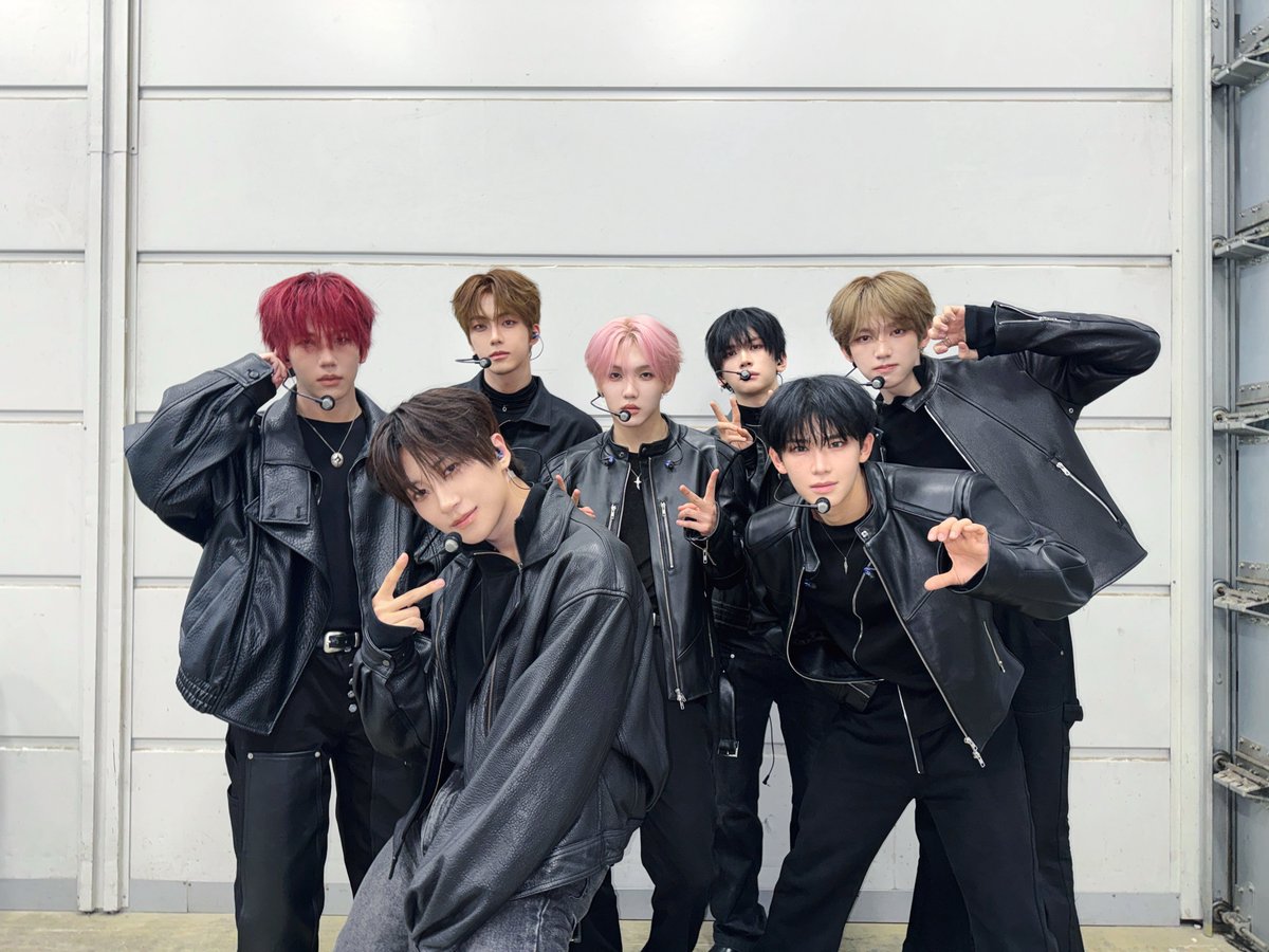 MODYSSEYWORLD's tweet photo. [📸]
261018 NOL FESTIVAL 

비 오는 날에도 함께해 준 MODU 고마워요! ☔️🤍
다들 조심히 들어가고, 다음 주에 또 만나요! 🫶

#MODYSSEY #모디세이
#Multitude #HowWeBloom
#타 #CANYOUHEARTHAT https://t.co/YjnwB7cb2R