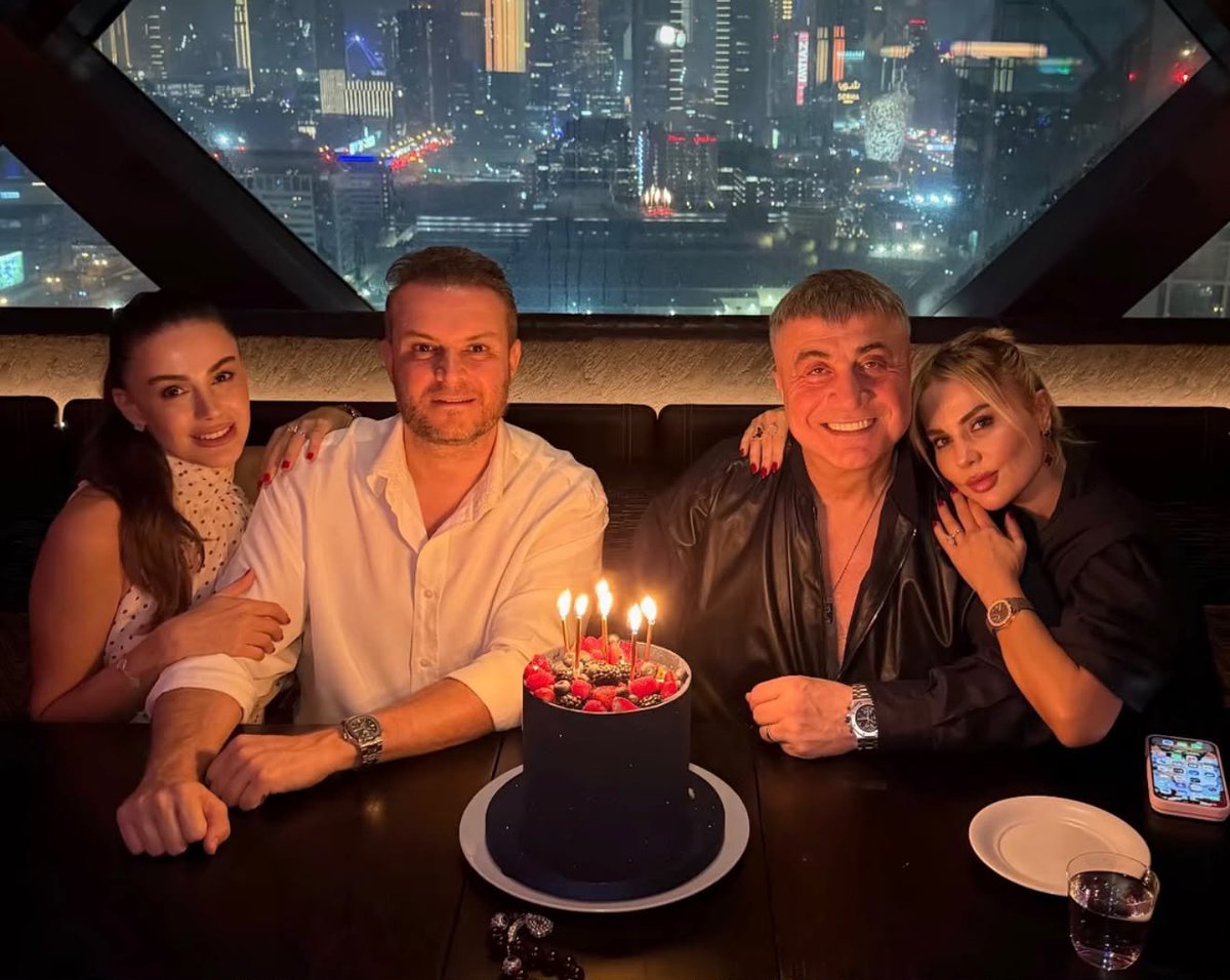 ACebecoglu's tweet photo. La familia es todo 

( Aile Her Şeydir )

REİS SEDAT PEKER 

@sedat_peker #SedatPeker https://t.co/0GKYWKISFr