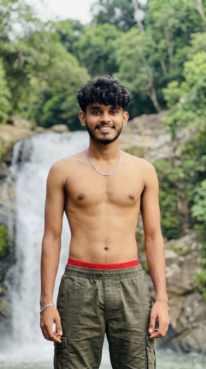 manum3it's tweet photo. #ශ්‍රිලංකා අපේ කොල්ලන්ගේ  හැඩ https://t.co/AdKhpM4cHC
