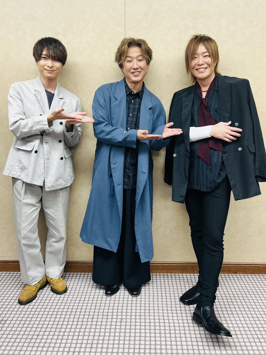 yuuya_uchida's tweet photo. 『文豪ストレイドッグス』十五歳編・上映会&amp;トークショー

おいでくださった方、気持ちを飛ばしてくださった方

ありがとうございました

十周年おめでとうございます！

#bungosd #文スト #中島敦 #上村祐翔 #中原中也 #谷山紀章 #蘭堂 #内田夕夜

ご本人にもお許しいただいたので #骨折

お大事に… https://t.co/vVZtBCmsSE