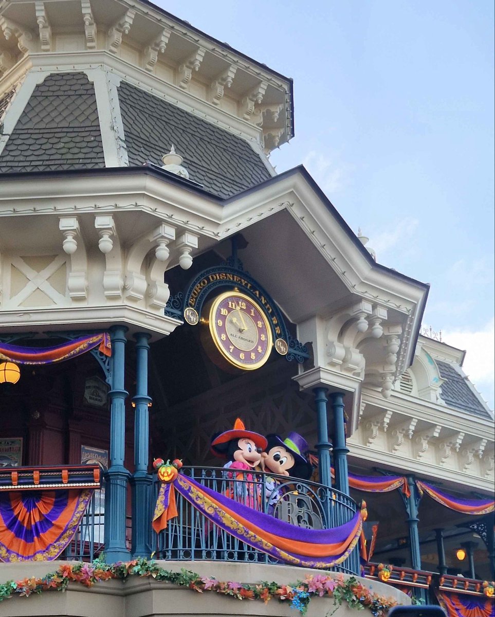ED92Magic's tweet photo. Let’s spend the day at Disneyland Paris! https://t.co/7sl0AmsFoF