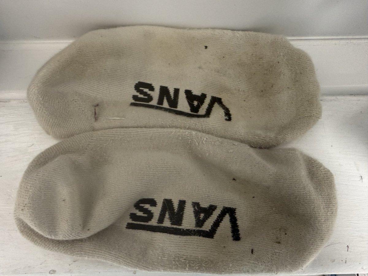 tryme100h's tweet photo. New and old dirty socks! Who wants a smell? #dirtysocks #socks #SOCKSMELLING #feetfetısh #feetworshi̇p #Feets #submission #paypiggy #findom #femdom https://t.co/2FelOTcnBu