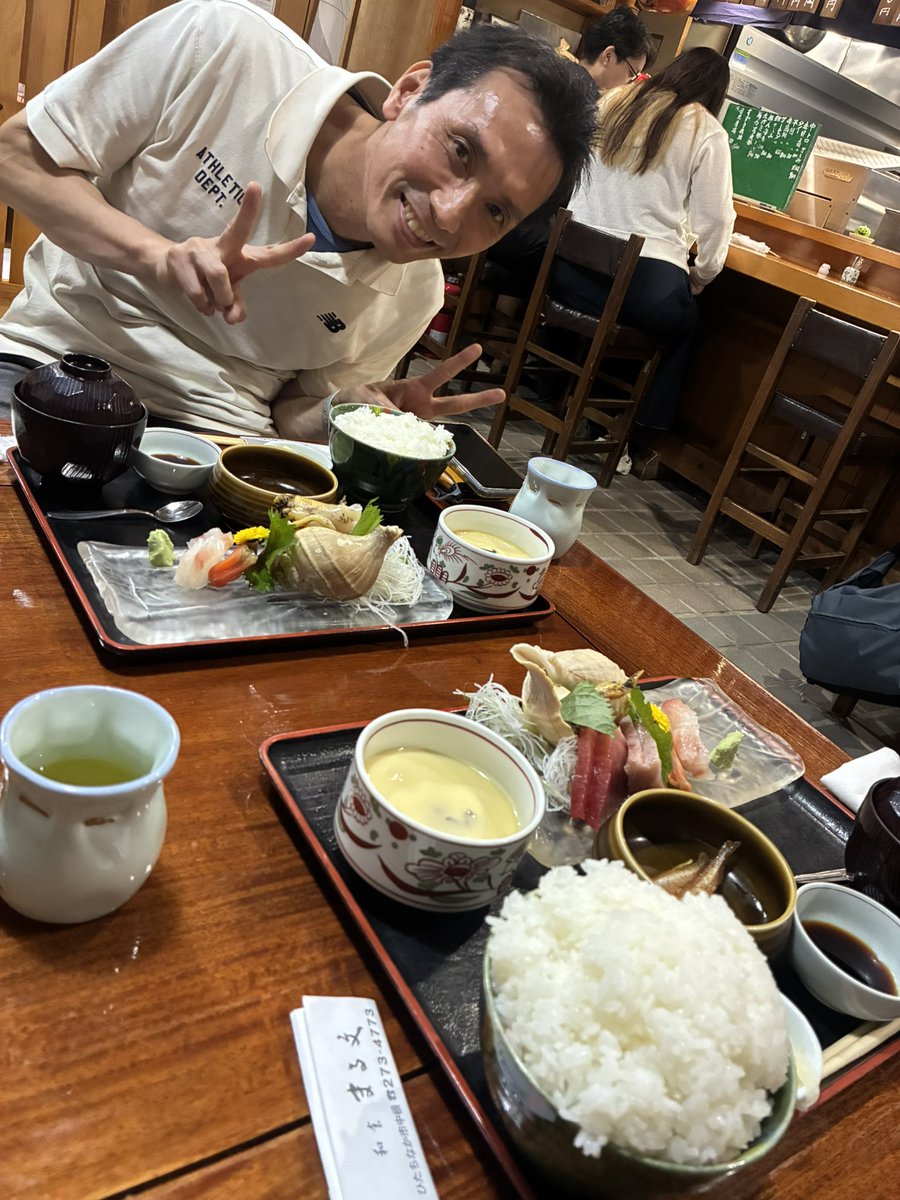 cody_mini4's tweet photo. ゼロスタ杯お疲れ様でした。
チーム戦は大盛り上がりでしたね。
🟡チーム頑張り優勝しました!みんな頑張ったね!良かった良かった!
帰りにトオルさん、キクチさん、ほぶちんと海鮮食べに行って大満足🐟
チームプレイって大切ですね!
#ゼロスタ杯
#ZEROSTYLE https://t.co/1imiduzOuE