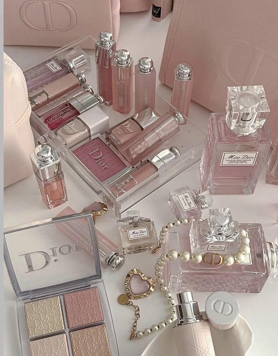 _thepinkagenda's tweet photo. pink things make me feel things https://t.co/6jSjWEbxus