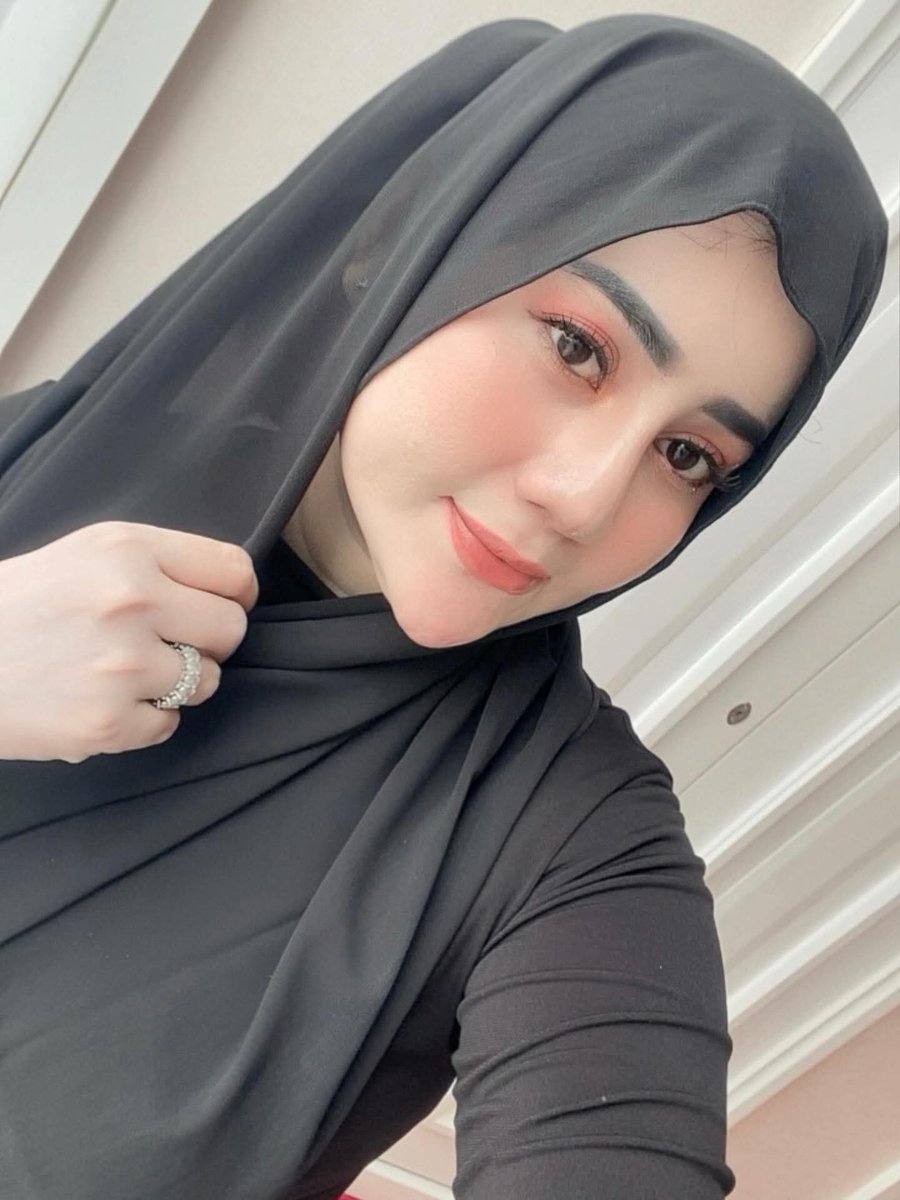 irna_ulva's tweet photo. yg suka  ibu ibu mampir dong https://t.co/RZOgMd54lJ