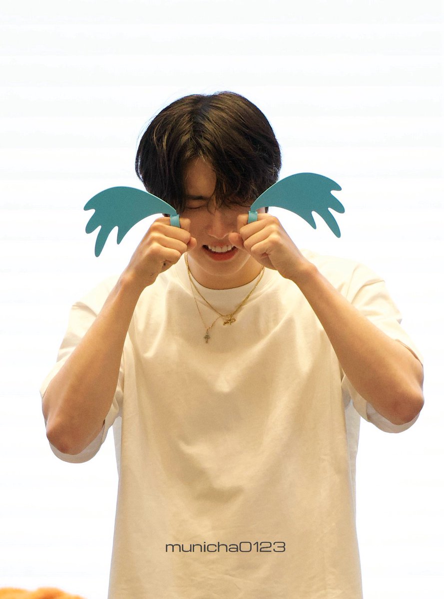 municha0123's tweet photo. 20261017 starriver3.0 Foshan

힝ㅠㅠ

#straykids #HAN #한지성 https://t.co/7Ed8ZQQTZR
