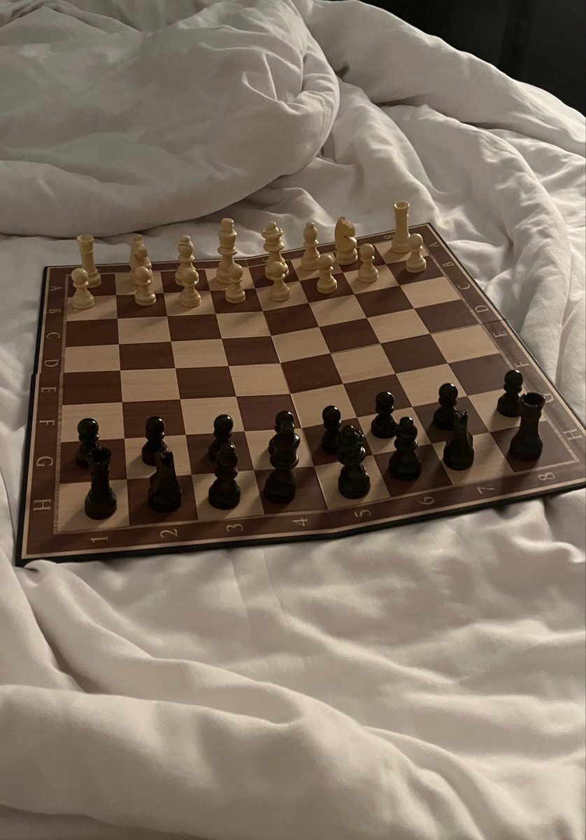 Northwa3y's tweet photo. Always with the poetry of the dark pieces♟️ https://t.co/yNXs6o2ZAe