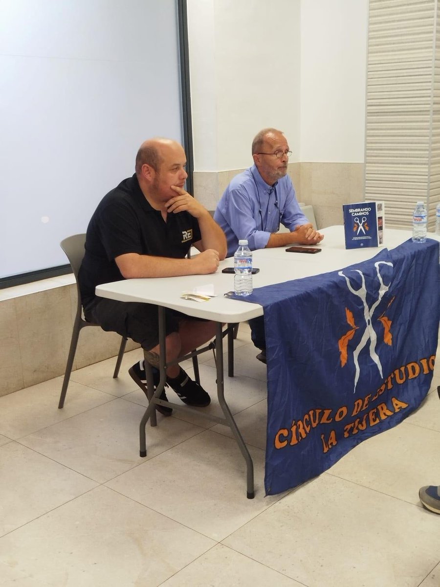 CirculolaTijera's tweet photo. Desde el C.E.T queremos agradecer a todos aquellos que ayer hicisteis posible la celebración de las III Jornadas del Sureste.

Con un lleno hasta la bandera, vivimos una jornada marcada por la cultura, el espíritu identitario y la belleza.

Y recordad: que estás Jornadas sean un pequeño soplo de aire que avive vuestra llama interior; la llama de la lucha, la llama del ideal.

¡Gracias a todos por hacerlo posible!

Una especial mención a Paco Torres, Ramón Bau,@EdicionesFides Centinelas del Crepúsculo @RRemigracion