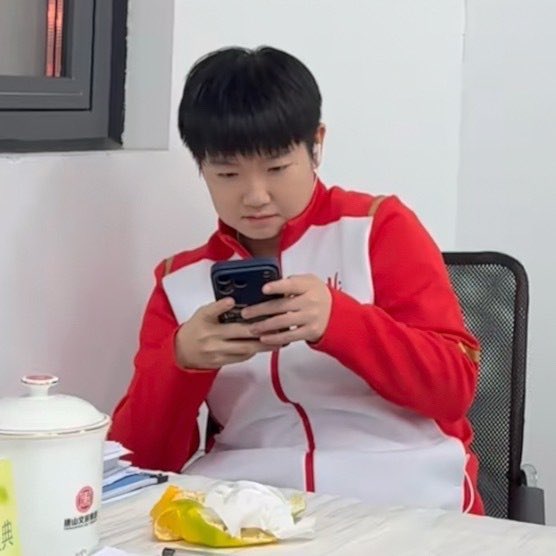 __imk__'s tweet photo. 🦁🦈🍊 ป๊าม๊าชอบกินส้มๆ https://t.co/hXMr69RxXL