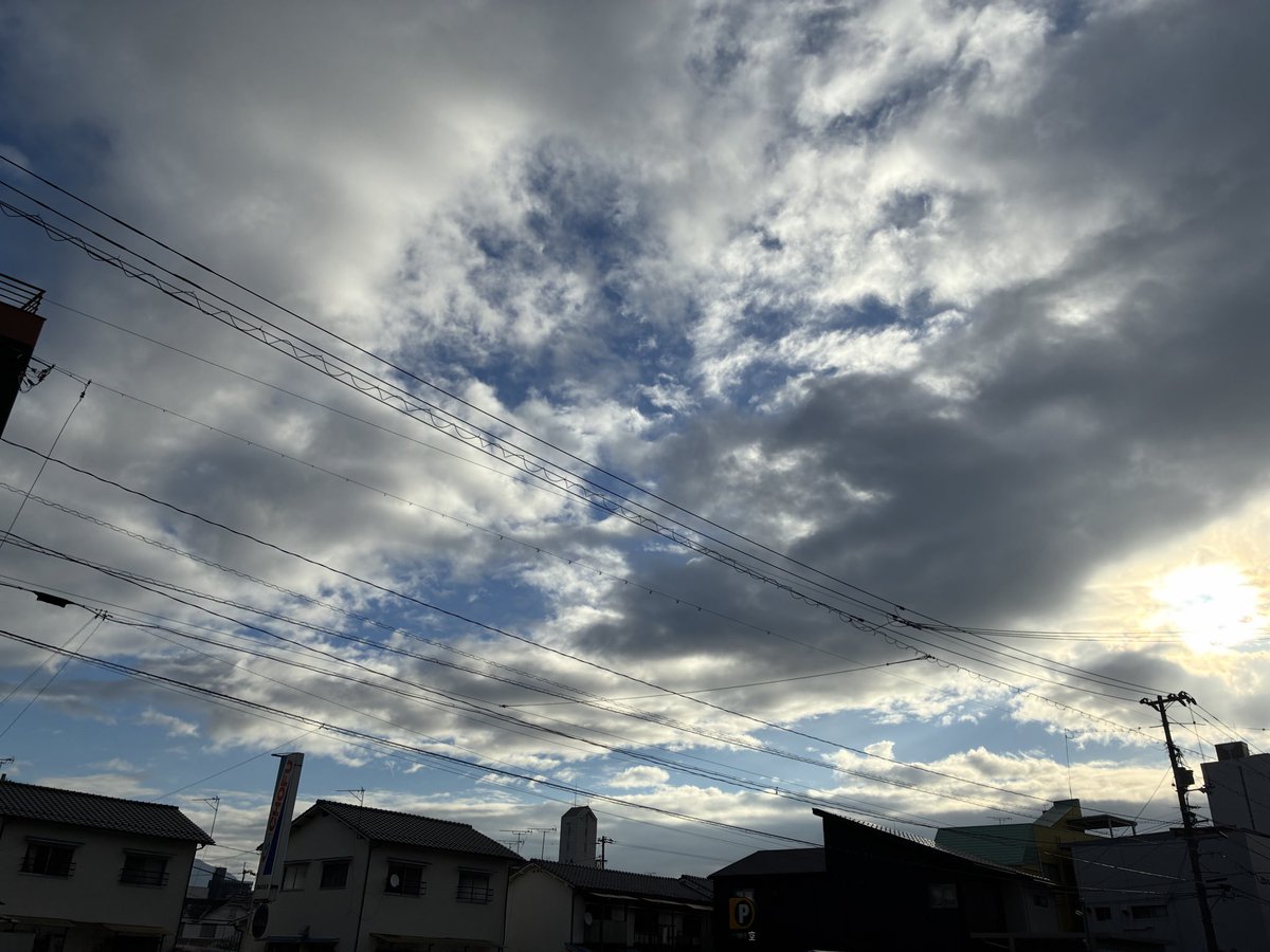 k_tenrei's tweet photo. 朝8時前の写真です。
こんばんは。
今日も一日お疲れ様でした。
少し肌寒いです。皆さまお健やかにお過ごしください。

なんだか来月も、典礼社６０周年記念見学会開催するかもしれません⁉️
お楽しみに❗️ https://t.co/d0AAqOZflk
