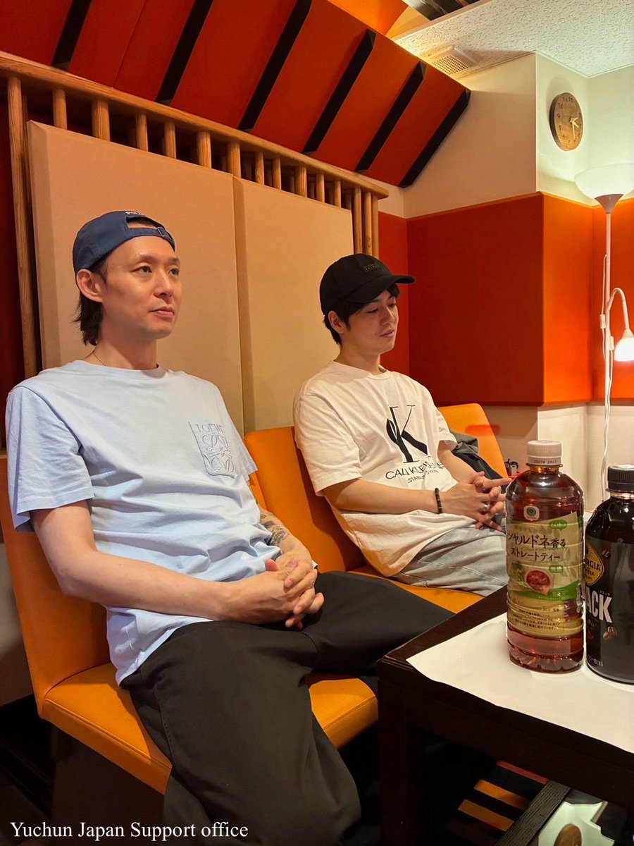 Japan_jp_office's tweet photo. ／⋰
🎧レコーディング風景公開⸍꙳
＼⋱

皆様、こんばんは💫

毎日フル回転で
お仕事がんばらせて頂いてます🔥

レコーディングも順調です！
早く皆様に聞いていただきたいのですが、まずは、レコーディング風景をお届け致します🎙

InstagramではレコーディングVを
お楽しみくださいませ🎶
🔗 https://t.co/VgeX21SCJt

#ユチョン
#PARKYUCHUN