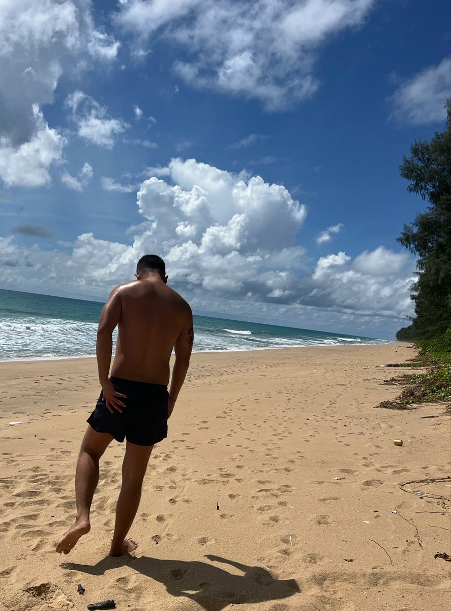 day_one97's tweet photo. Beach boy #พังงา https://t.co/C1iJgmElaC