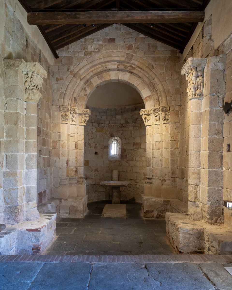 ZamoraSpain's tweet photo. La iglesia de Santiago de los Caballeros es una de las más antiguas y pequeñas de la ciudad de Zamora, al levantarse entre los siglos X y XI.

¡Descúbrela en este hilo!

🧵⬇️ https://t.co/pFgzRPHk7x