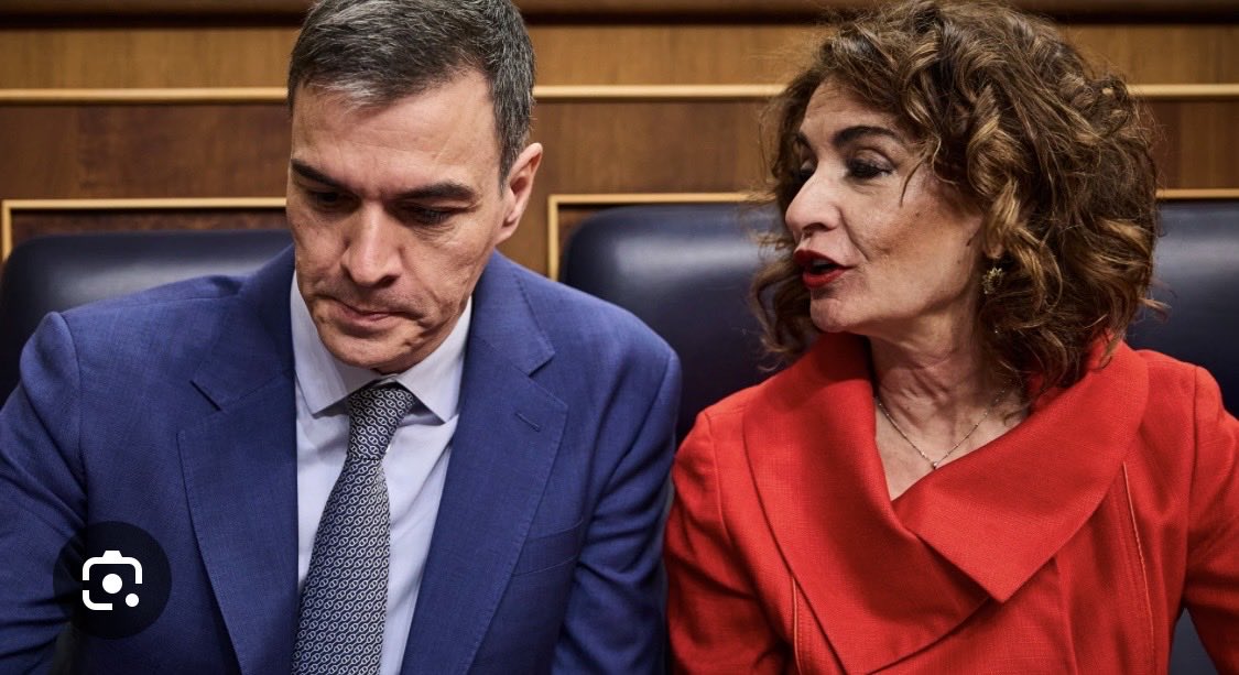 maribelfdez2's tweet photo. ¿Os gustaría que Pedro Sánchez dimitiera y María Jesús Montero asumiese las funciones de Presidenta del Gobierno? https://t.co/FBpTUFvGVh