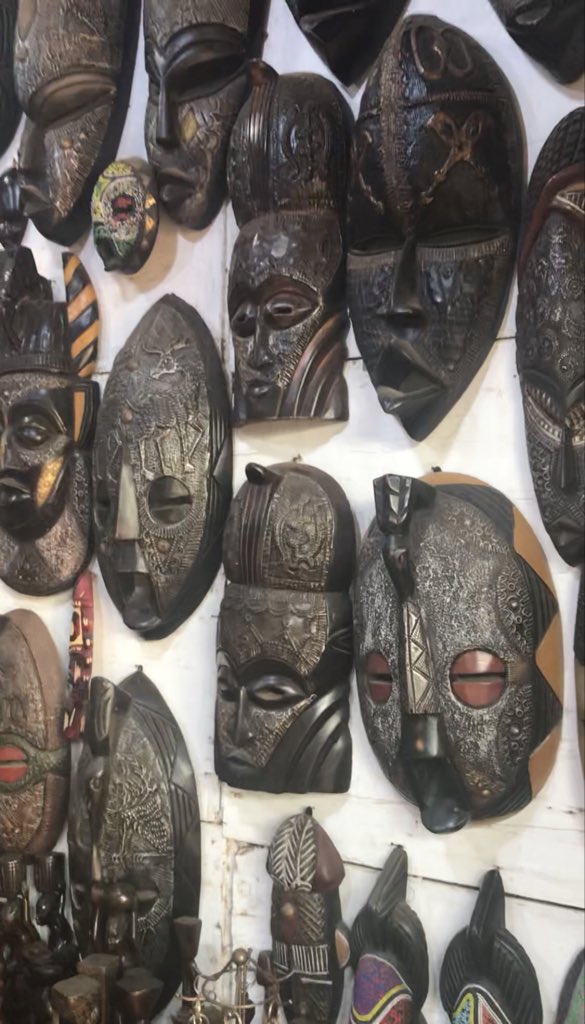Obibinna1's tweet photo. 🇬🇭 Indigenous Ghanaian Artifacts display in Accra Art market https://t.co/Fu6YVVjOny