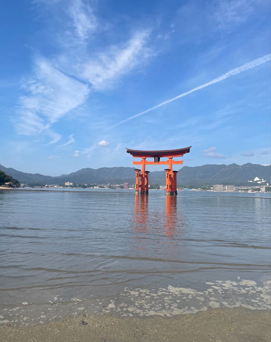saburou_guitar's tweet photo. 広島2Days無事終演！

たくさんパワーももらえて、また素敵な時間を過ごさせて頂きました。
濃密な二日間！
ありがとうございました♪ https://t.co/xVHf7cRLzk