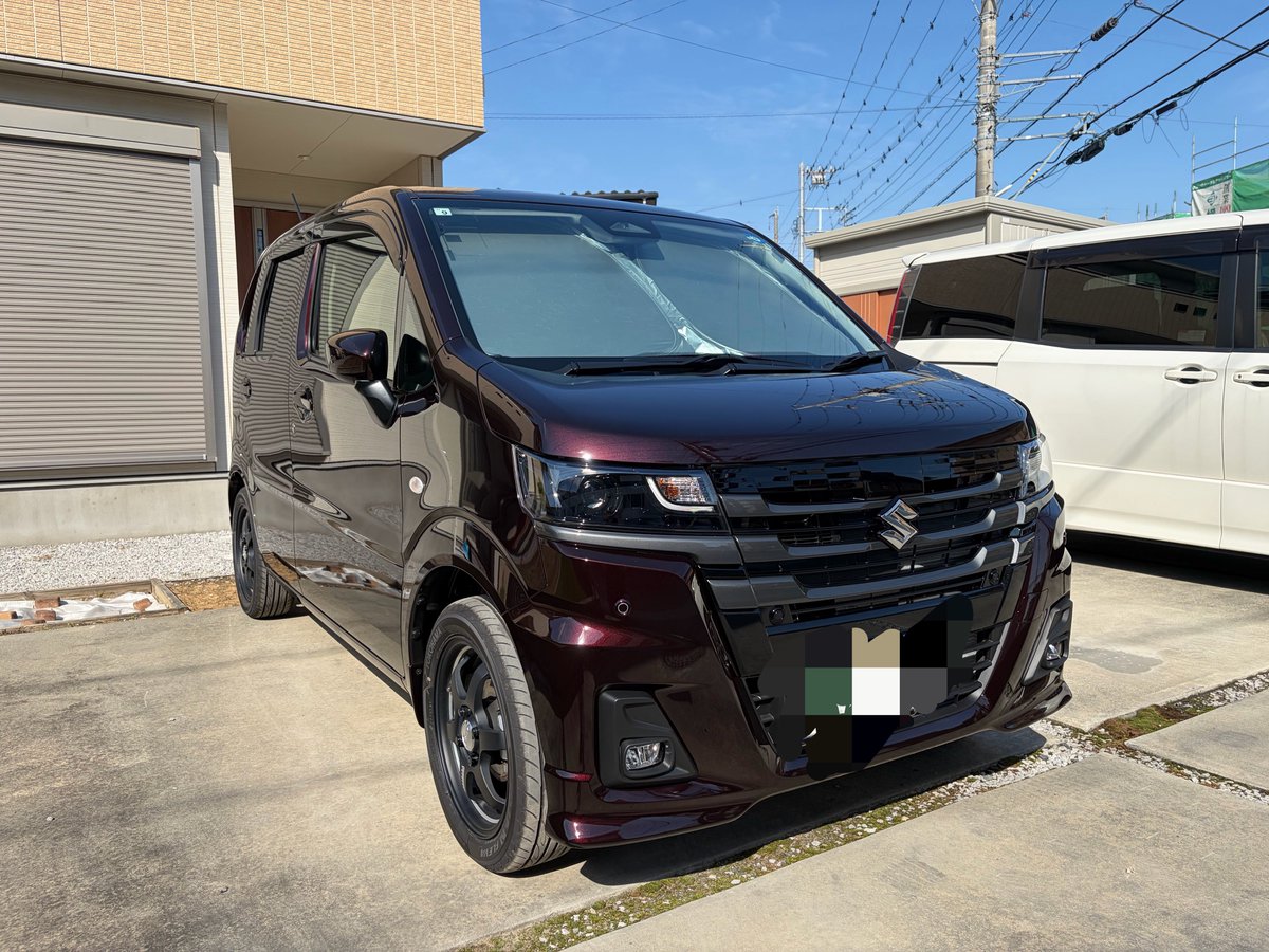 yuyanki8779's tweet photo. 久々にツイート連発な気分なのでついでに報告。先月末でコペン降りました。今月頭にワゴンR納車されました。MT継続。49PSでもすこぶる軽いので案外軽快です。ベルベットダークレッドパールという色で濃いワインレッドって感じです。もうちょい赤感強くてもいいけど、かなり気に入ってます https://t.co/QdojpmdHX5