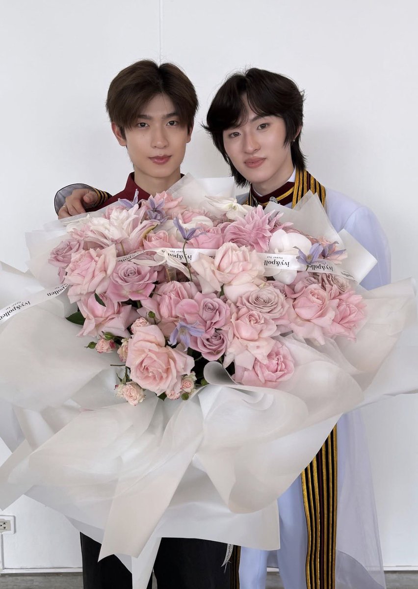 lalalin_qq's tweet photo. ป๊าม๊า:                              ลูก:

เป๊ะสำเนาถูกต้อง เหมือนคลอดกันออกมา😌 https://t.co/GKpQAm5ApQ