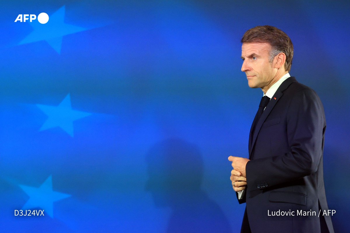 afpfr's tweet photo. 🇫🇷 Violences du 17 octobre : Emmanuel Macron "s'adressera solennellement aux Français à 20H00" dimanche, après une réunion avec le Premier ministre et les ministres du gouvernement concernés, a annoncé l'Elysée. https://t.co/GMbH7BY8hN