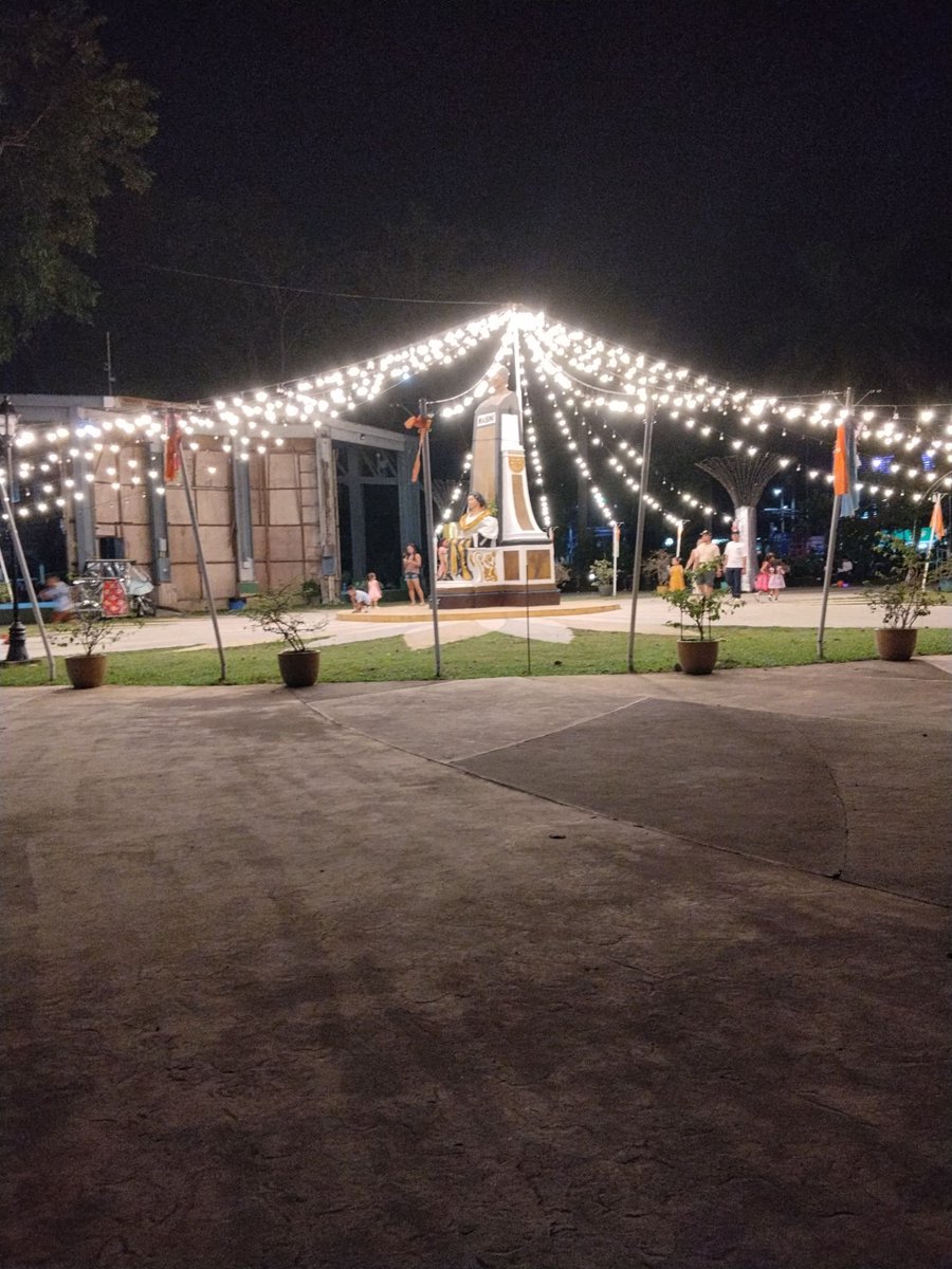 dejesustin_'s tweet photo. plaza sa batangas rn, tara dinner https://t.co/BCsckeqRKc